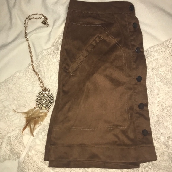 ✨💋JOLT Suede Skirt - Picture 2 of 4